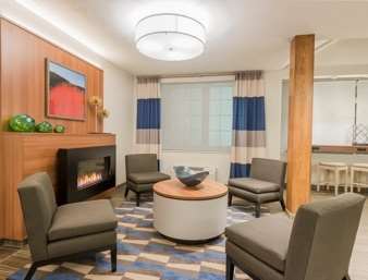 Microtel Inn & Suites By Wyndham Алтуна Интериор снимка